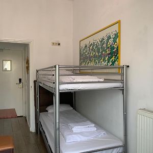 Kleine Kamer met Twee Aparte Bedden